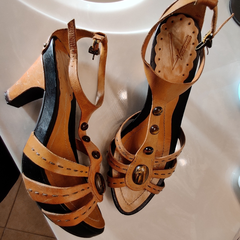 Vince Camuto heels, size 8, camel color
